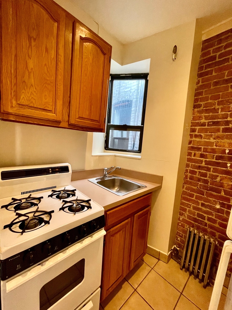 422 East 83rd Street - Photo 6