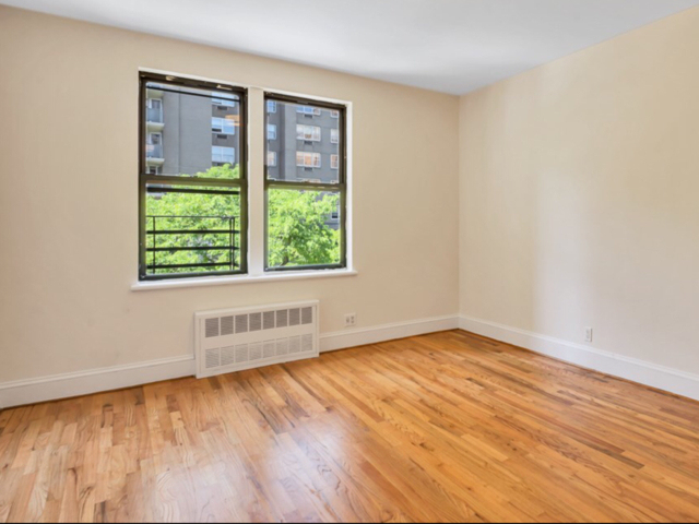 4th  Street & 2nd avenue  - Photo 3
