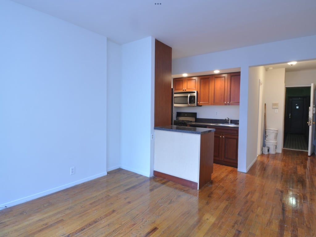 24th Street & 3rd avenue  - Photo 1