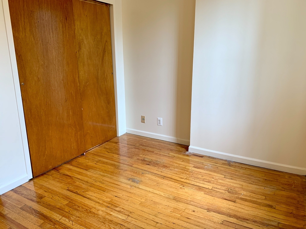 462 East 115th Street - Photo 3