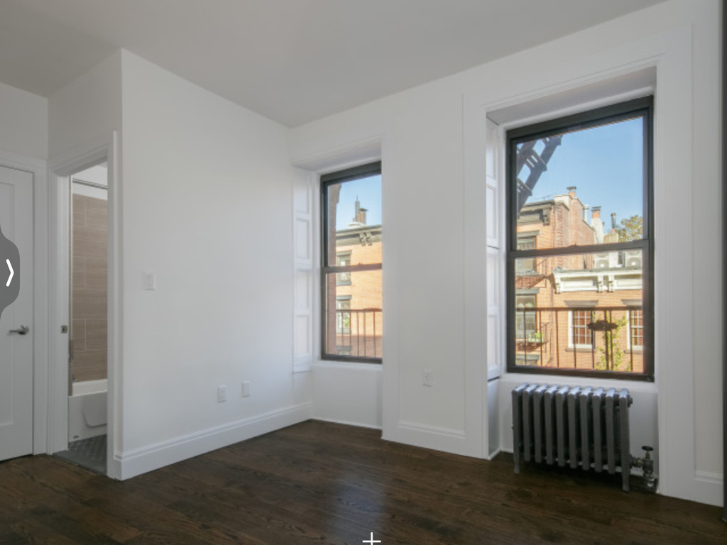 Bleecker street and Greenwich Avenue  - Photo 1
