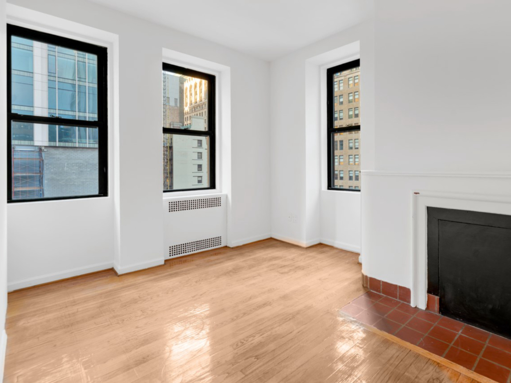 48th and 9th Avenue  - Photo 2