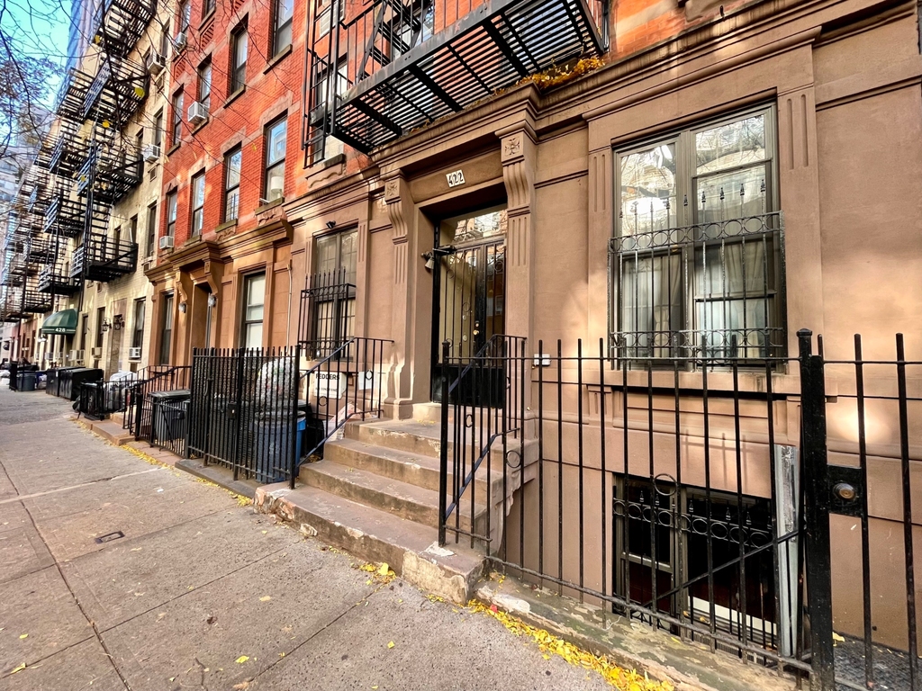 422 East 83rd Street - Photo 17