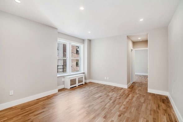 58 Linden Boulevard - Photo 2