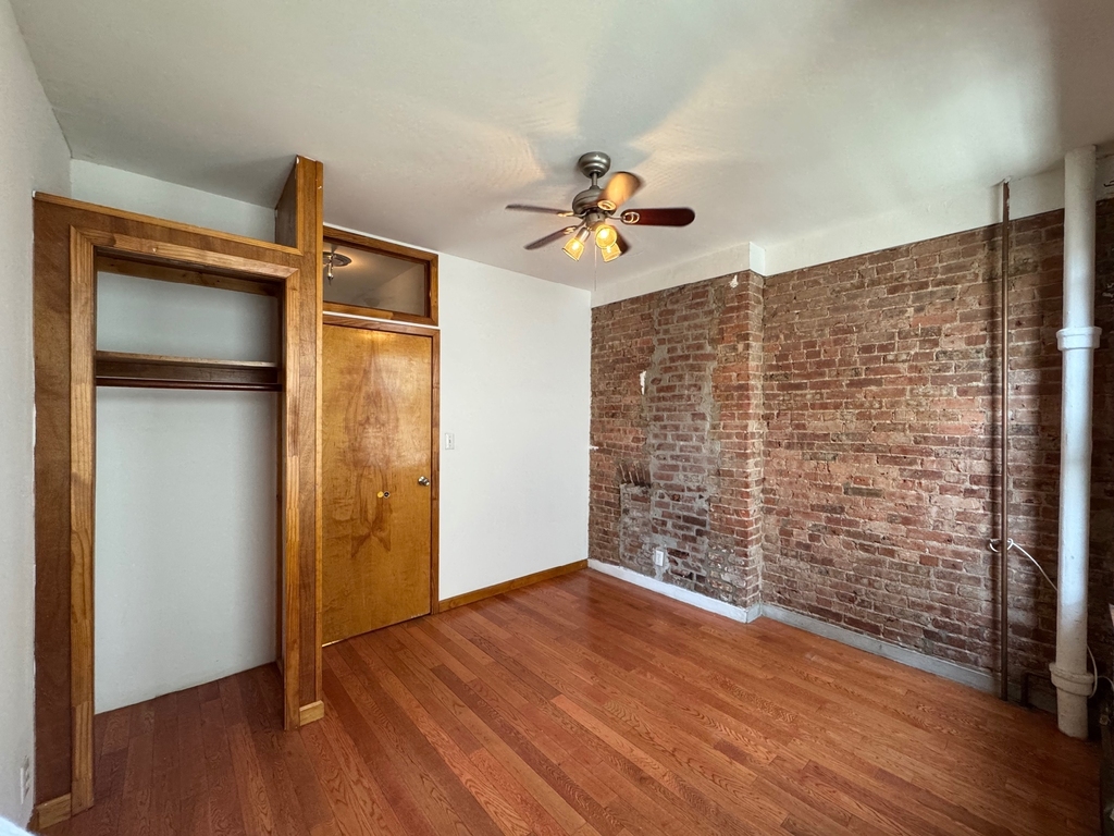 401 East 115th Street - Photo 10