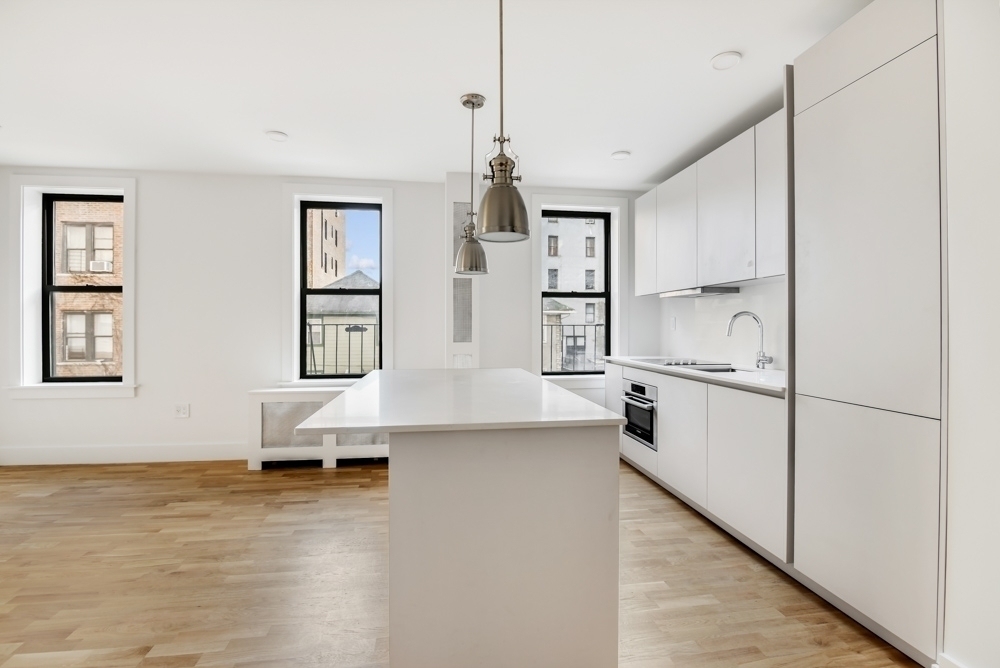 58 Linden Boulevard - Photo 1