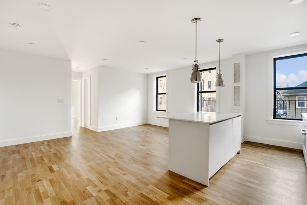 58 Linden Boulevard - Photo 2