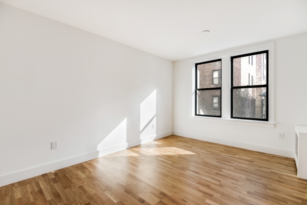 58 Linden Boulevard - Photo 4