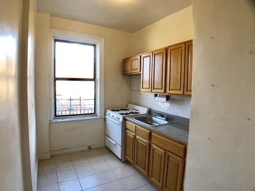 280 East 21st Street - Photo 2