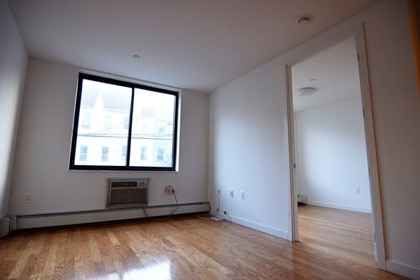 924 Metropolitan Ave - Photo 1