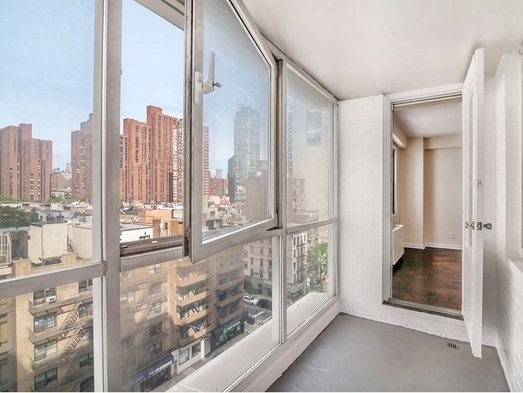 401 East 89th St - Photo 3