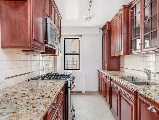 401 East 89th St - Photo 1