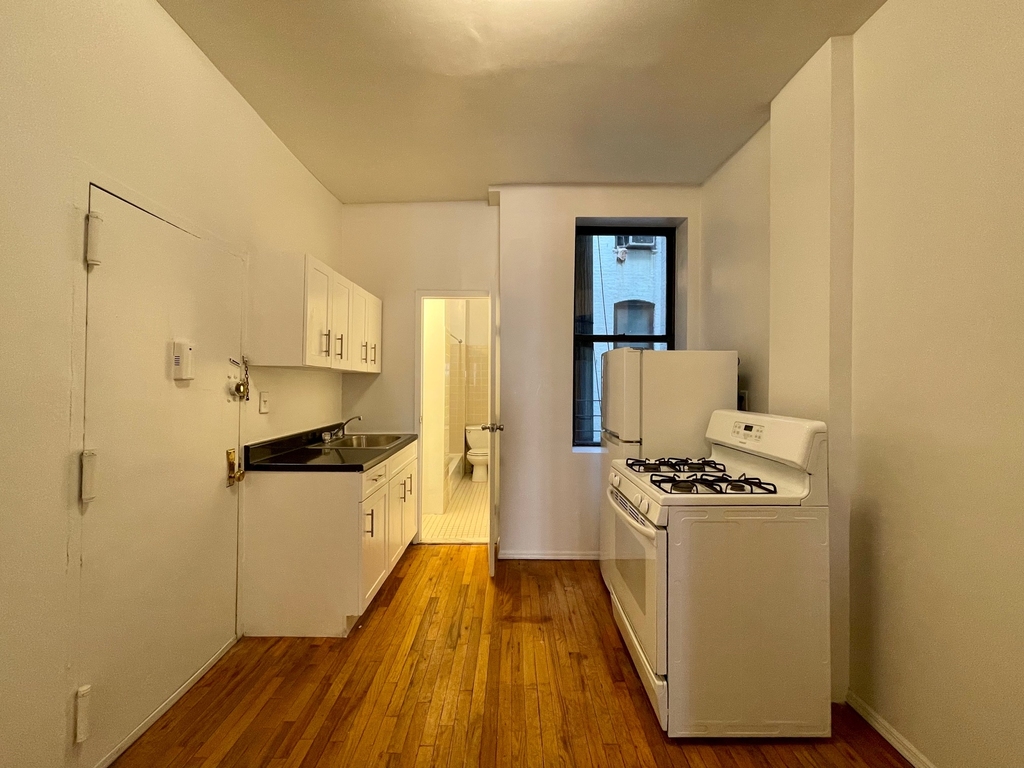 180 East 101st Street - Photo 8