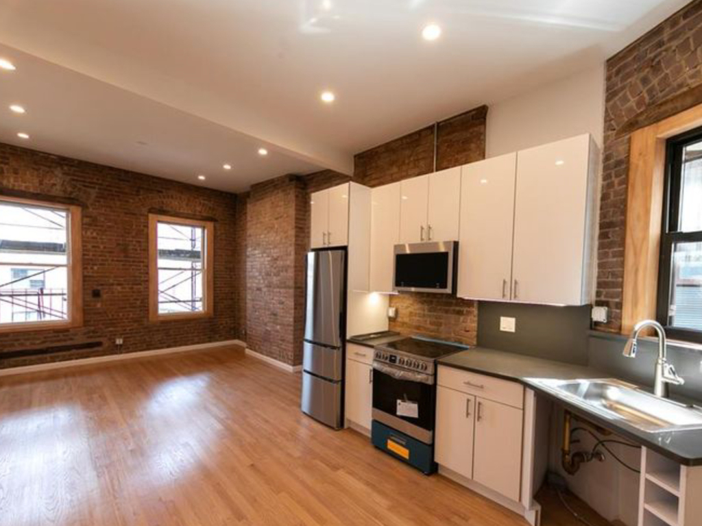 18th street  and 3rd Avenue Avenue  - Photo 1