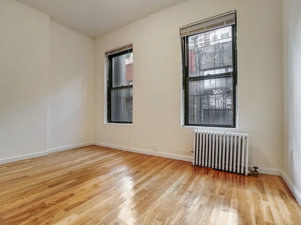 Charles Street and Hudson  - Photo 1