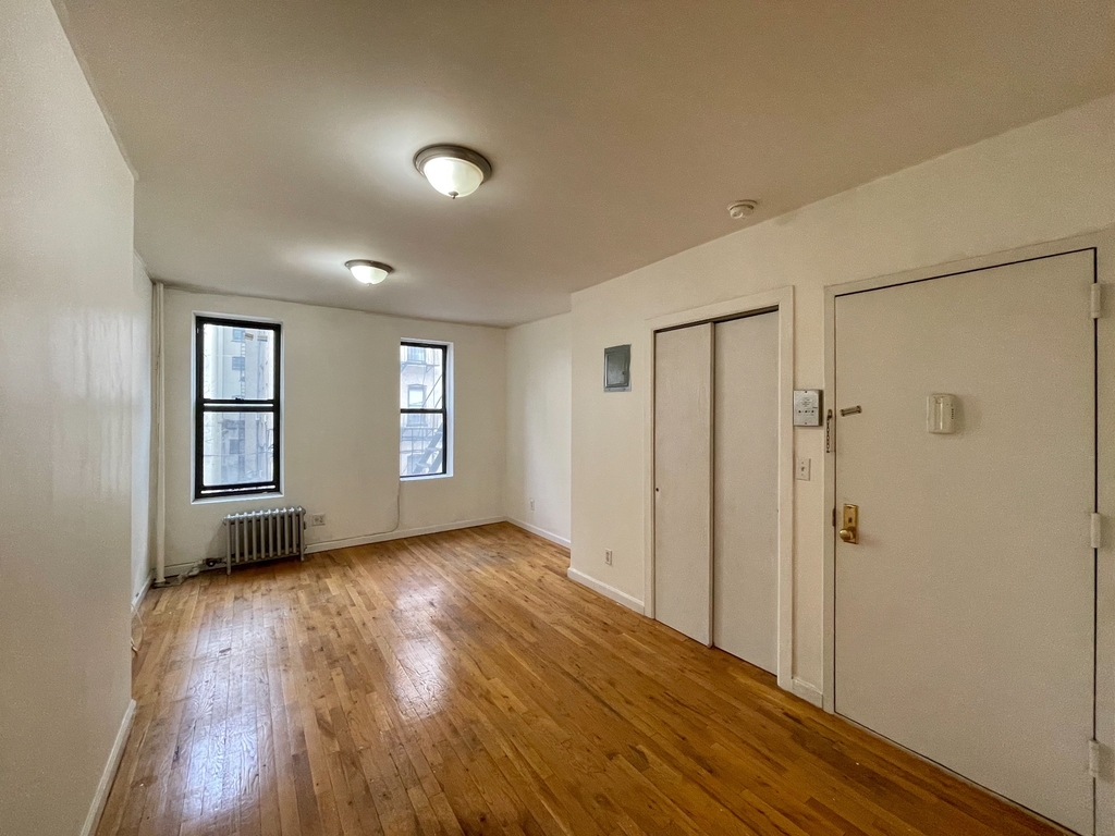 462 East 115th Street - Photo 1