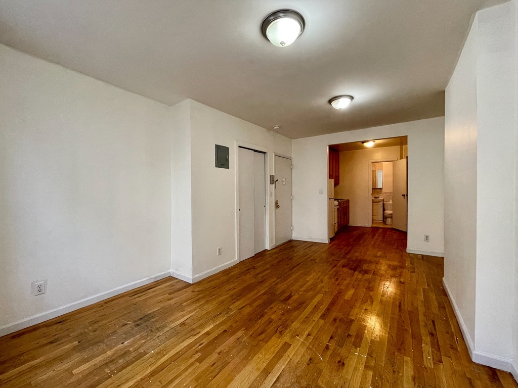 462 East 115th Street - Photo 6