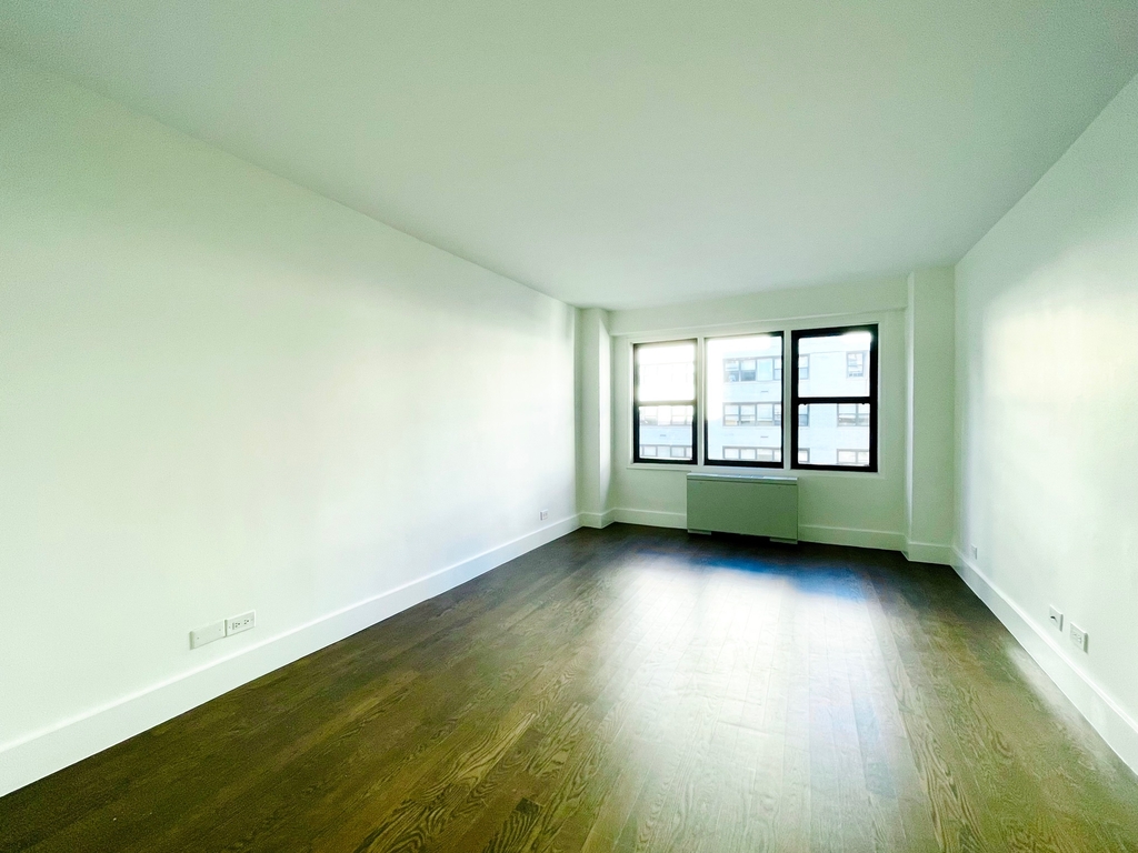 220 East 63rd Street - Photo 3