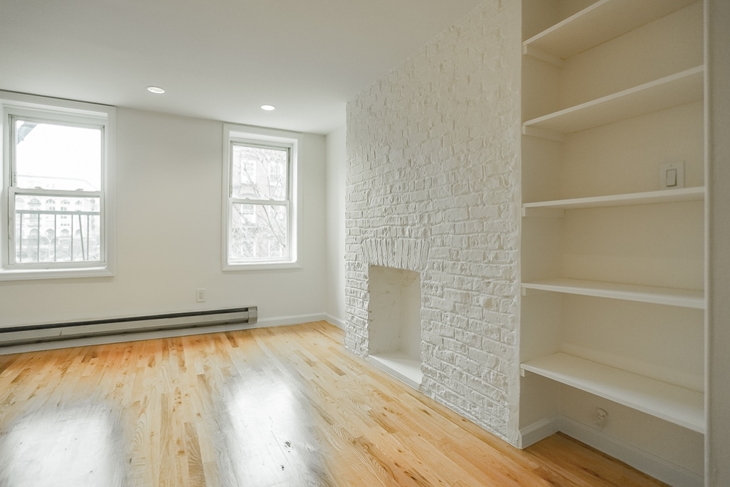 482 West Broadway - Photo 2