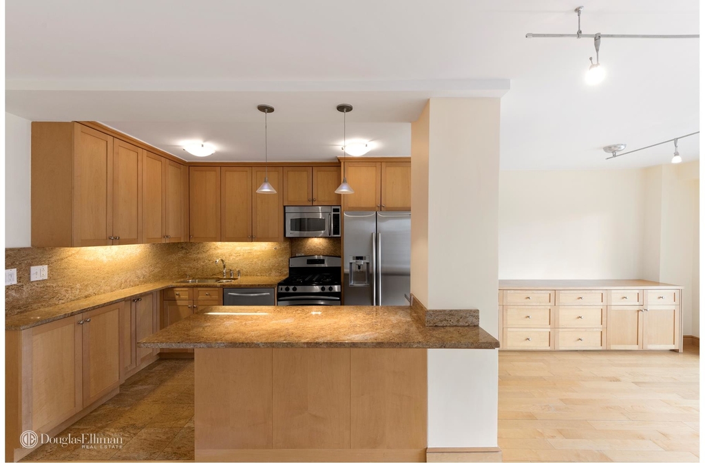 392 Central Park West - Photo 1