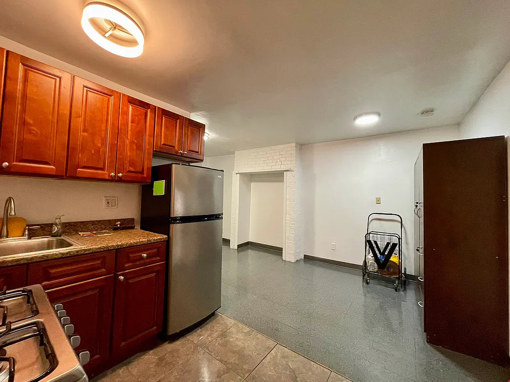 231 East 115th Street - Photo 9