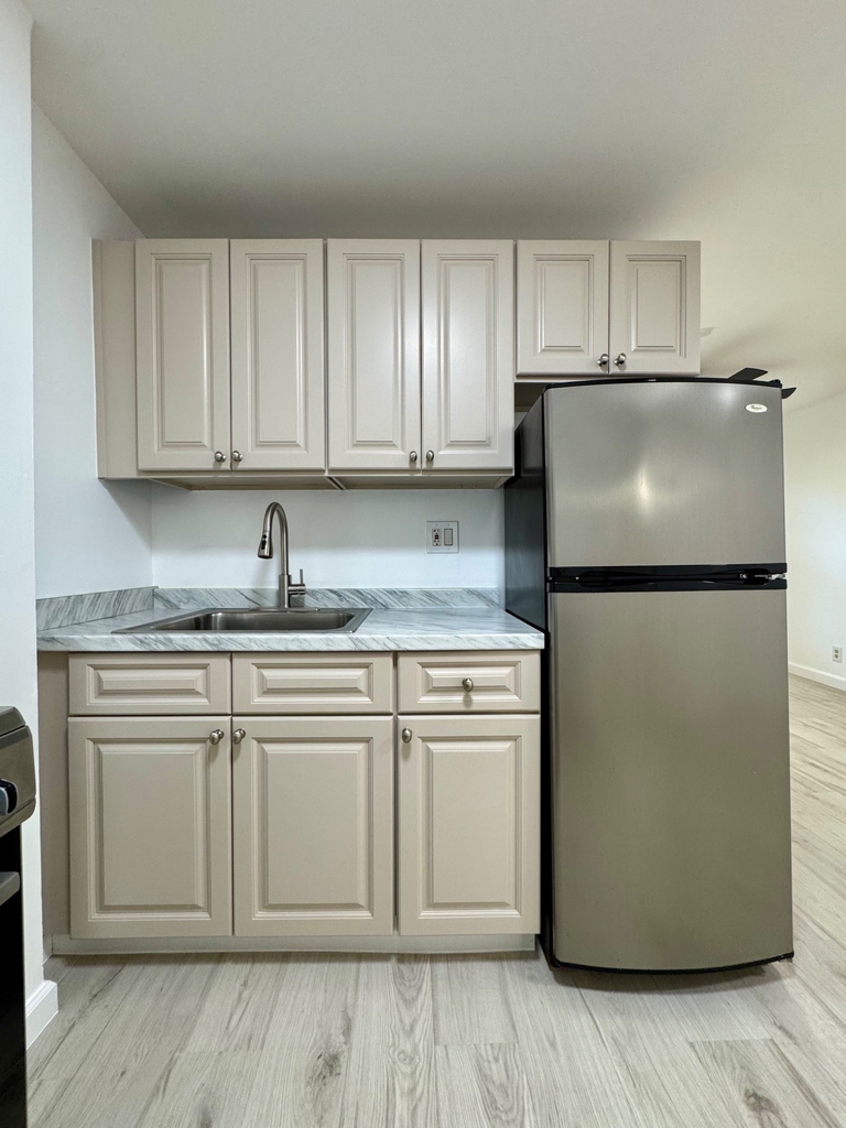231 East 115th Street - Photo 7