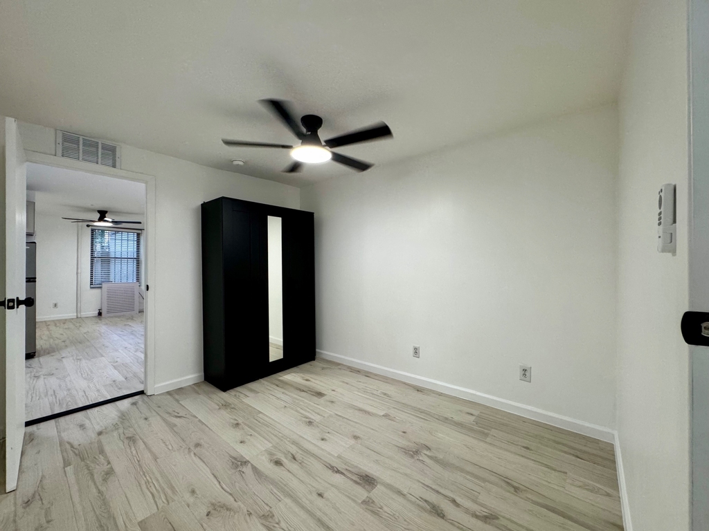 231 East 115th Street - Photo 4