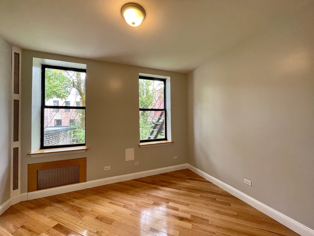 2272 1st Avenue - Photo 4