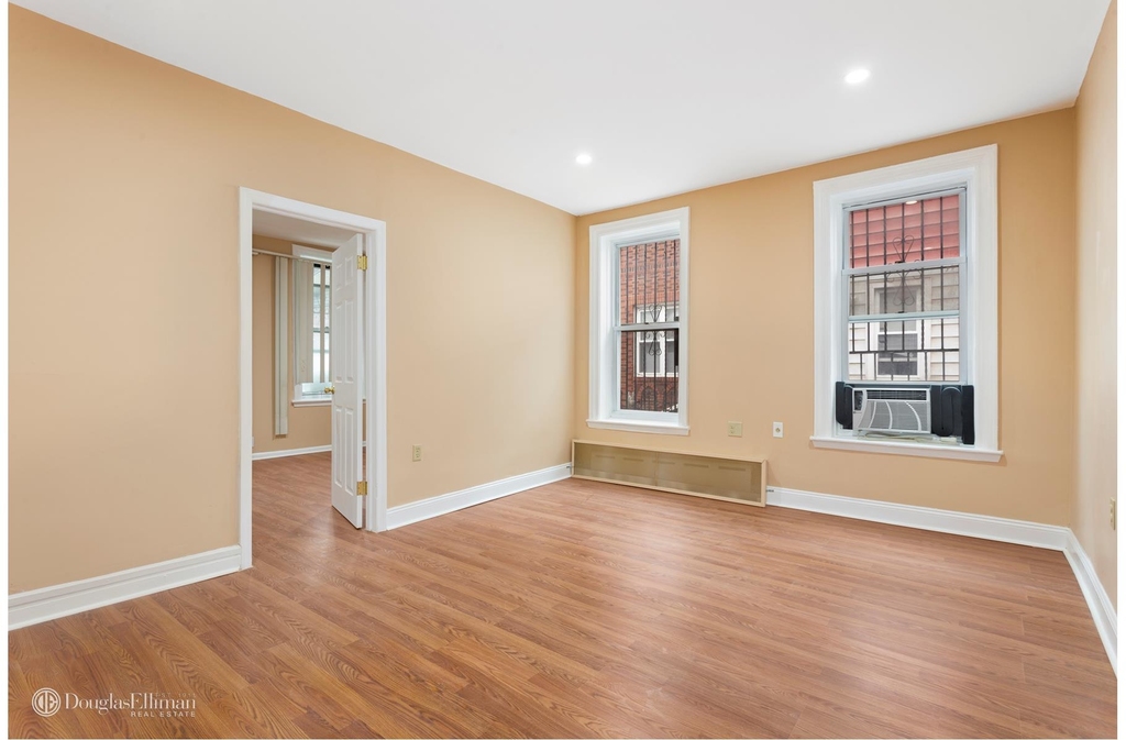 124 East 43rd St - Photo 1