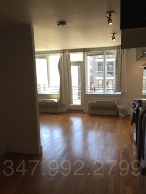 387 Franklin Ave - Photo 2