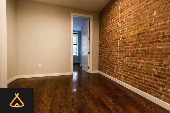 259 Linden St - Photo 3