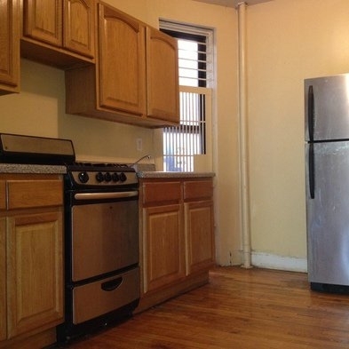 352 Lafayette Ave - Photo 1