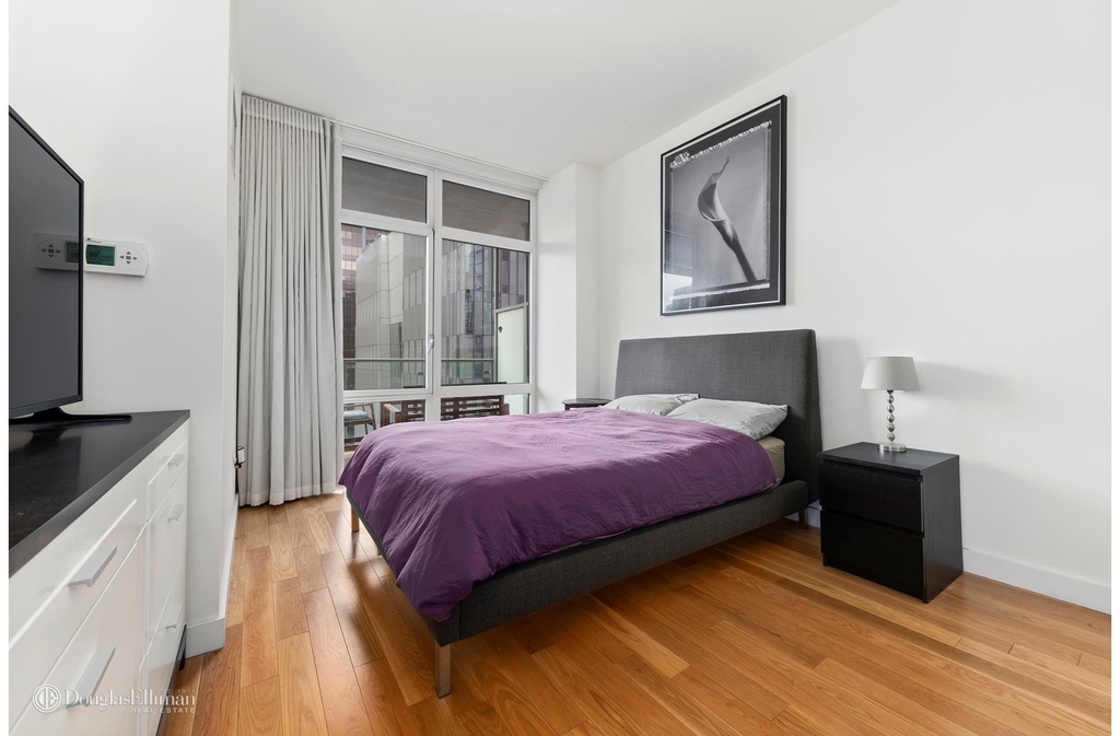 555 West 59th St - Photo 5