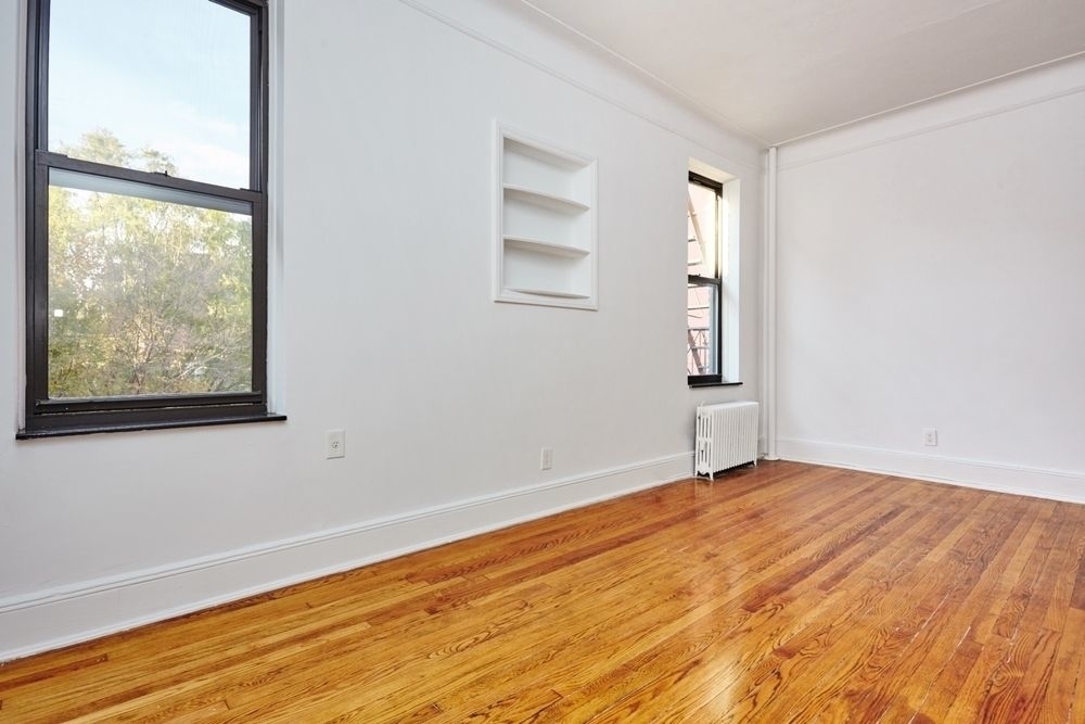 185 Avenue C - Photo 1