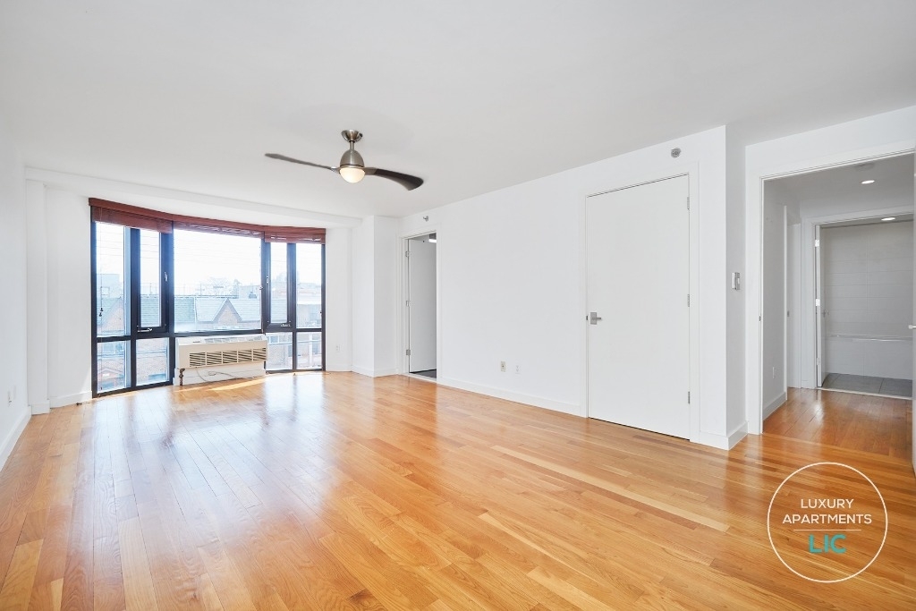 35-40 30th Avenue, Long Island City, 11101 - Photo 4