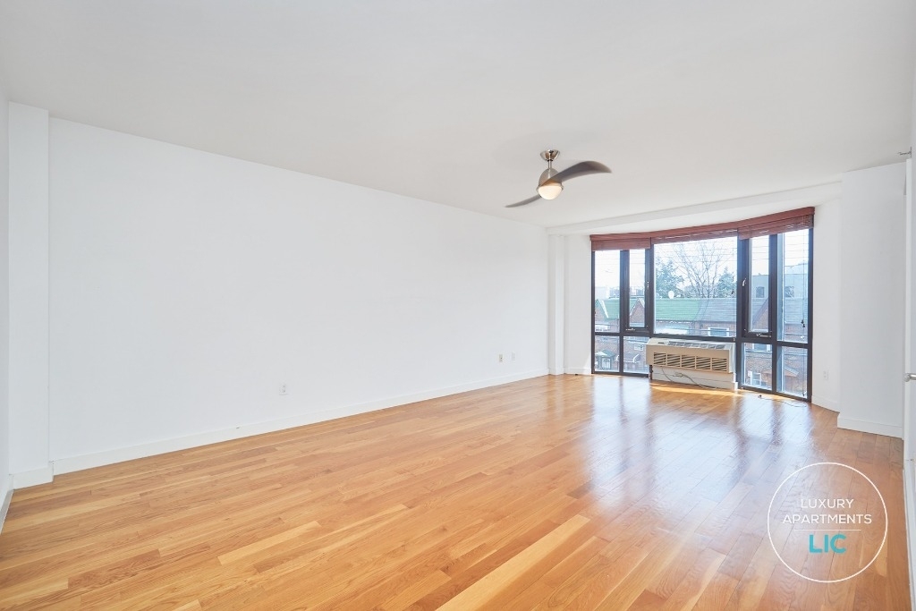 35-40 30th Avenue, Long Island City, 11101 - Photo 5