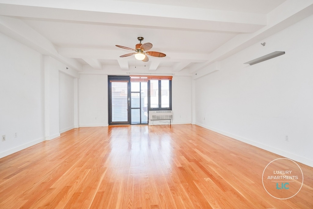 35-40 30th Avenue, Long Island City, 11101 - Photo 2