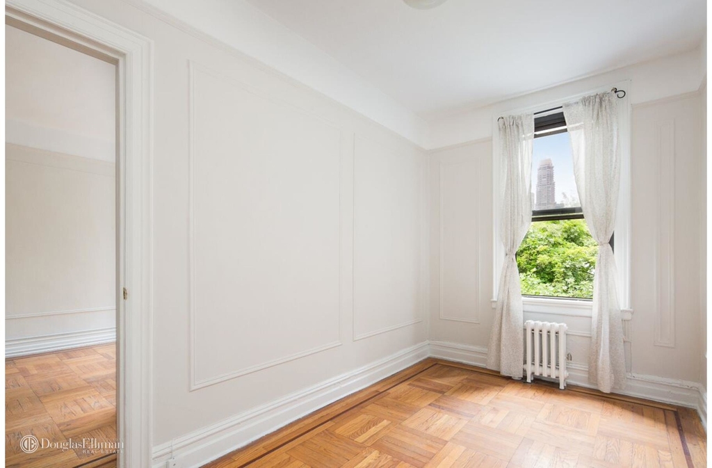 239 East 60th St - Photo 0