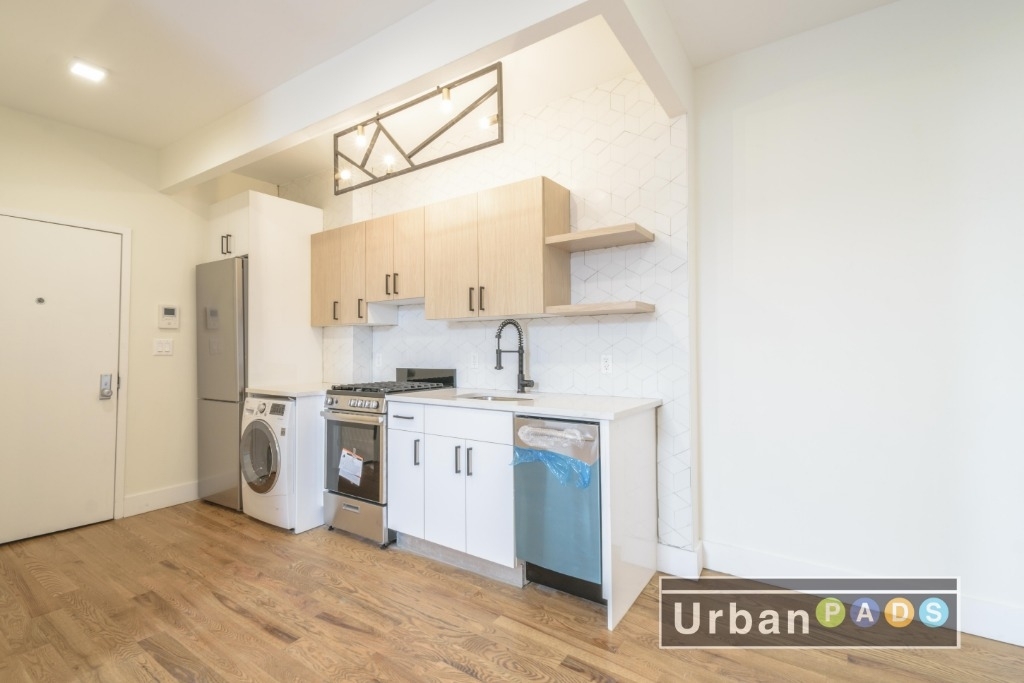 2584 Bedford Ave - Photo 1