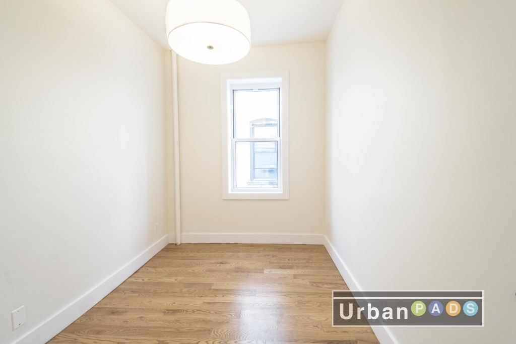 2584 Bedford Ave - Photo 5