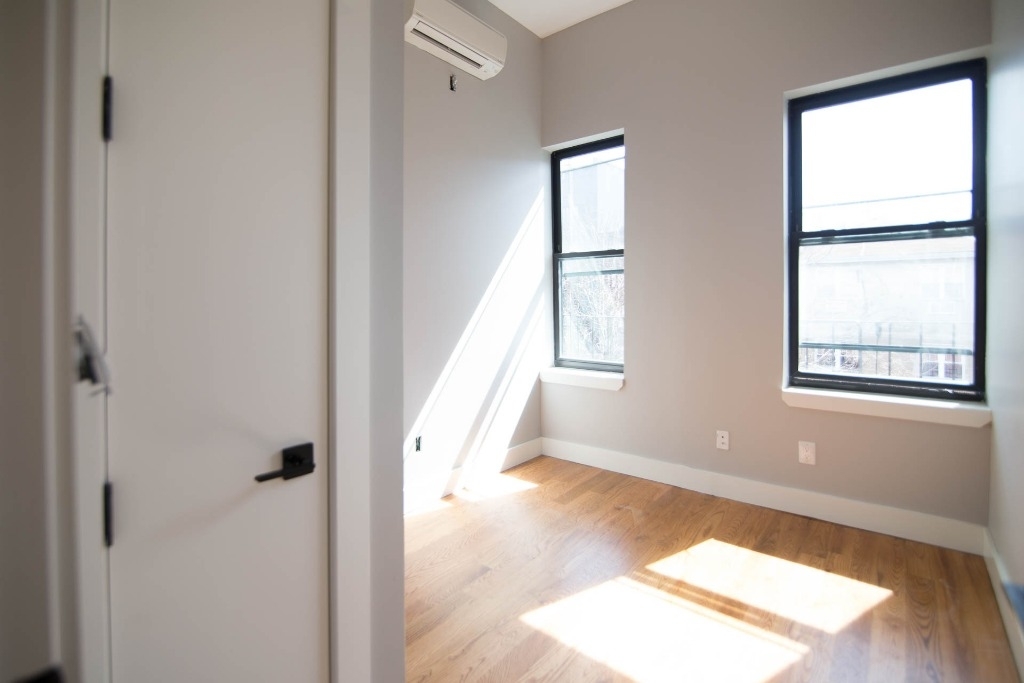 1047 Decatur, Brooklyn Ny - Photo 3