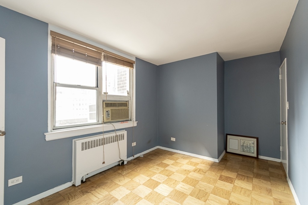 240 East 35th Street - Photo 6