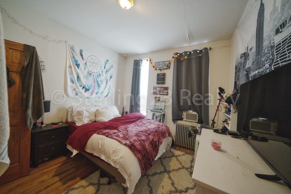 26-10 hoyt ave - Photo 1