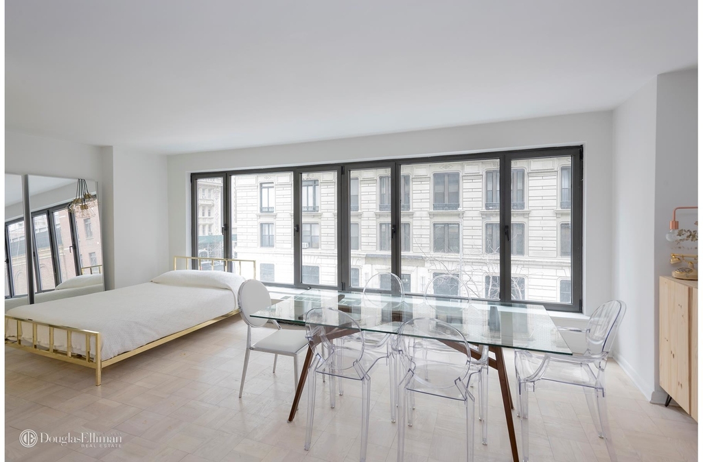 200 Central Park South - Photo 1