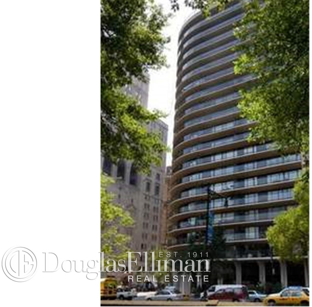 200 Central Park South - Photo 5