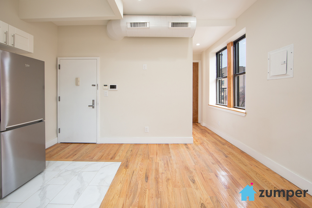 213 Stuyvesant Ave - Photo 2