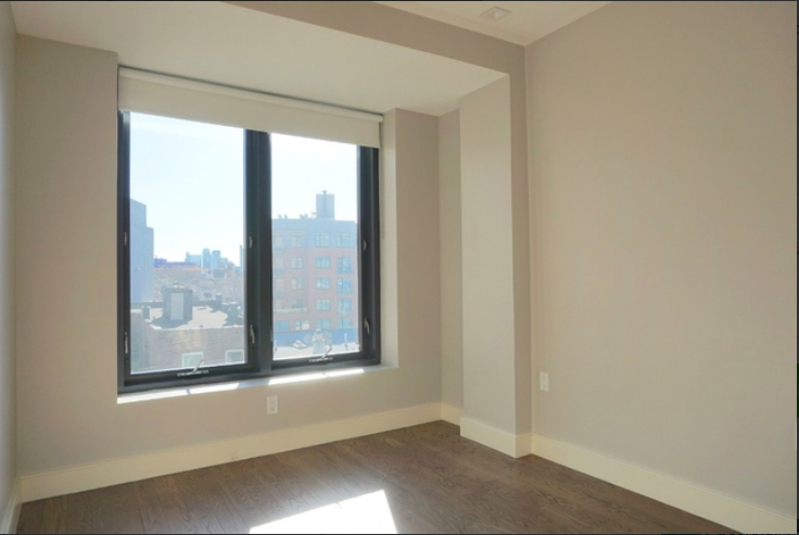 27-18 Hoyt Avenue - Photo 2