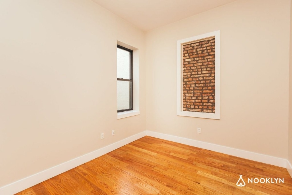 772 Jefferson Avenue - Photo 2