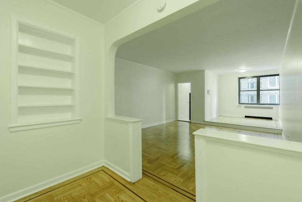 124 East 24th Street - Photo 0