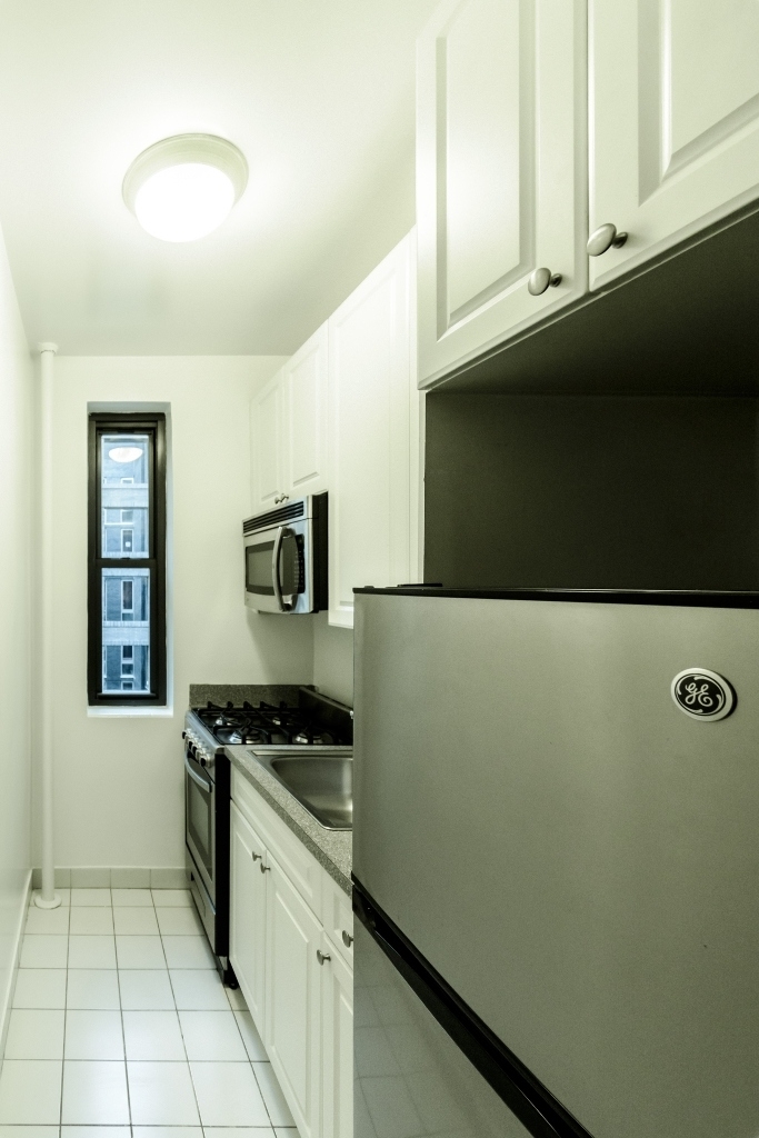 124 East 24th Street - Photo 2